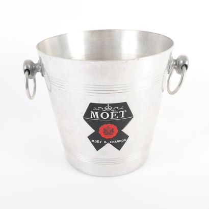 MOËT CHANDON CHAMPAGNE SEAL.
Metal seal.
H:...