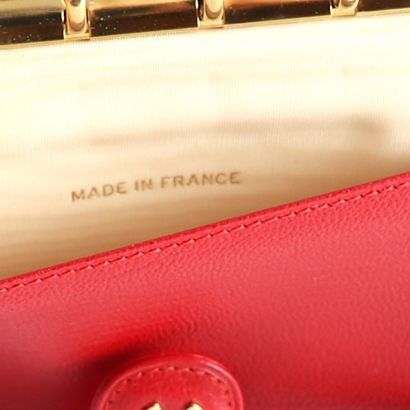 RED CHANEL DIARY CASE
Red leather Chanel...