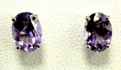 PAIR OF WHITE GOLD EARRINGS SET WITH AMETHYSTS
Pair...