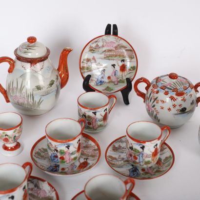 JAPANESE TEA SET
Japanese porcelain tea set...