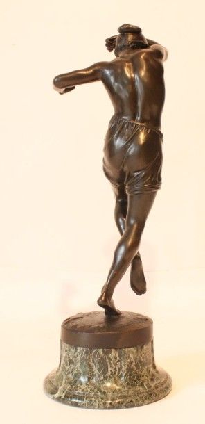 DANSEUR DE TARENTELLE

Bronze à patine brune...