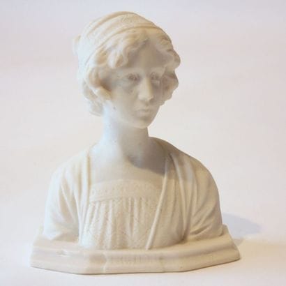 « MIGNON » 

Buste de femme en marbre blanc....