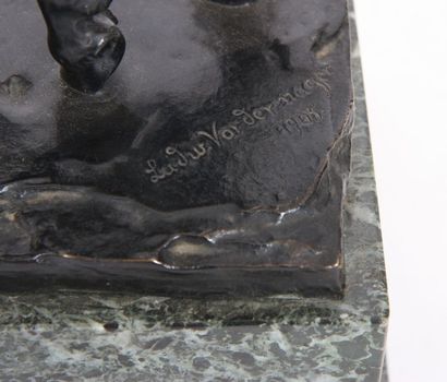 CHEVAL SYMBOLISTE EN BRONZE A patine noire,...