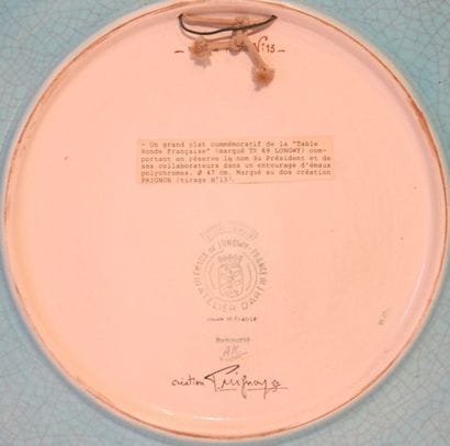 PLAT CIRCULAIRE 

Plat circulaire commémoratif...