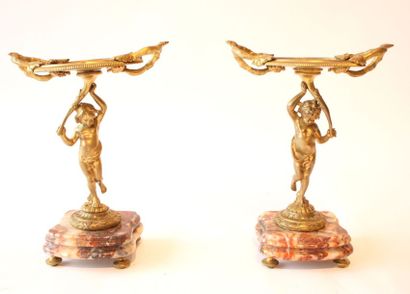 PAIRE DE VIDE POCHES

En marbre et

bronze...
