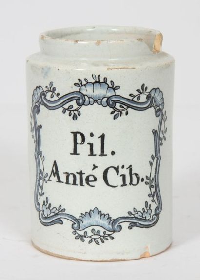 Pot à pharmacie sans couvercle 

décor rocaille...