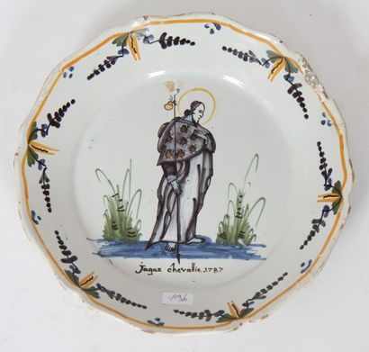Une assiette dite patronimique , chantournée...
