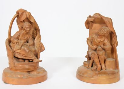 PAIRE DE SUJETS EN NIDERVILLER

En faience,...