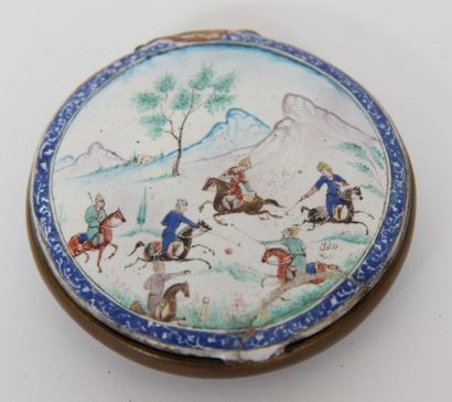 PILLULIER EMAILLE IRAN XIXème

A décor de...