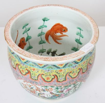 CACHE POT EN PORCELAINE DE CHINE DE CANTON

En...