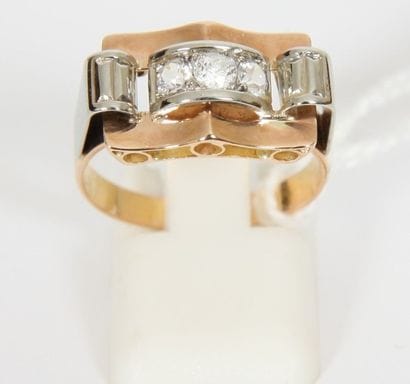 BAGUE TANK EN OR JAUNE ET BLANC

Composée...