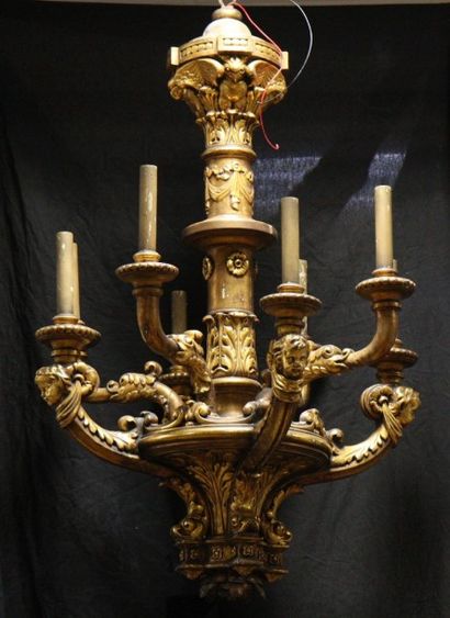 LUSTRE EN BOIS DORE

A deux rangs de quatre...