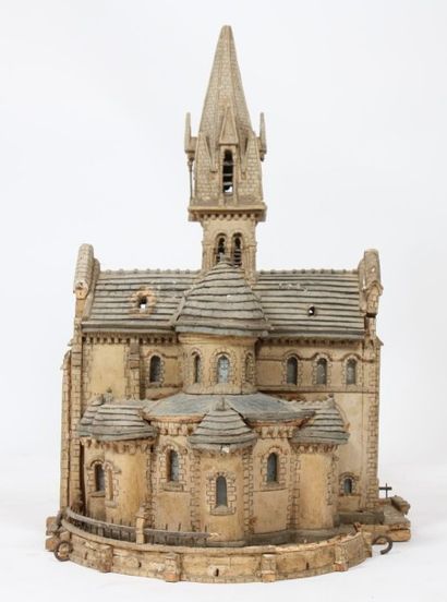 MAQUETTE D'EGLISE

En bois laqué.

( état...