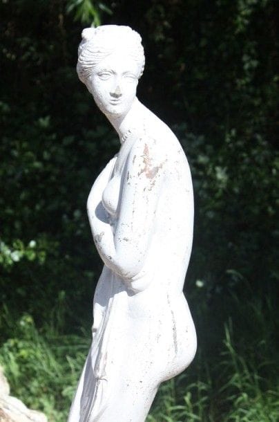 STATUE 