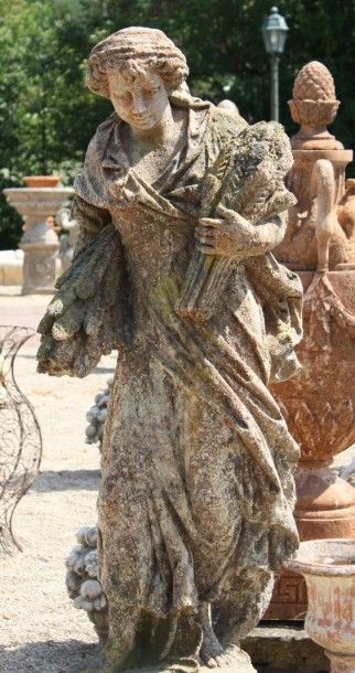 STATUE 