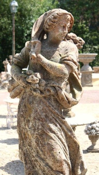 STATUE 