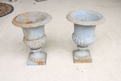 PAIRE DE VASES MEDICIS EN FONTE

Epoque XXème...