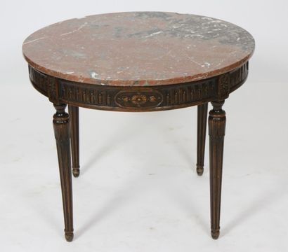 GUERIDON DESSUS MARBRE DE STYLE LOUIS XVI

En...