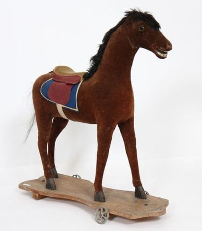 CHEVAL A BASCULE DU NAIN BLEU

En bois et...