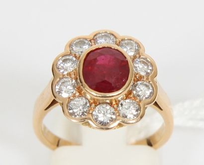 BAGUE MARGUERITE

En or jaune, composée d'un...