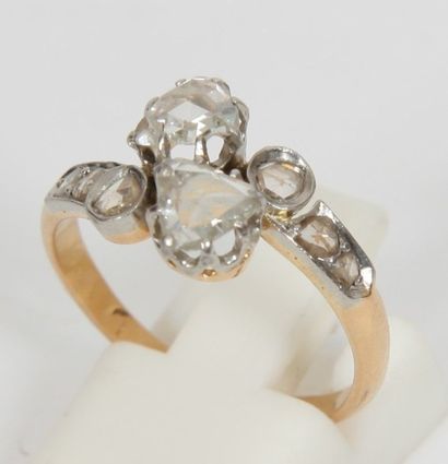 BAGUE EN OR JAUNE ET ROSE ET DIAMANTS

Sertie...