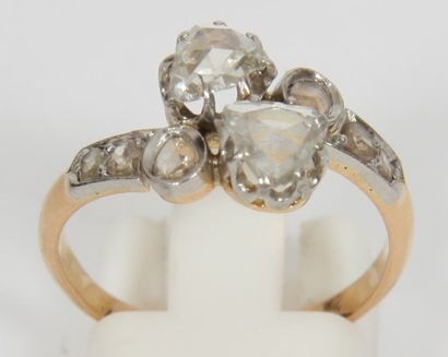 BAGUE EN OR JAUNE ET ROSE ET DIAMANTS

Sertie...