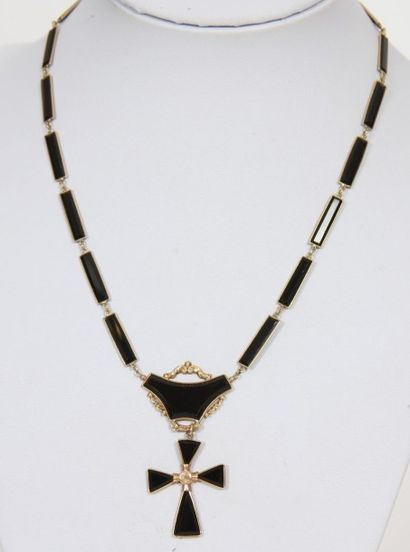COLLIER EN OR JAUNE CHARLES X

Orné de plaque...