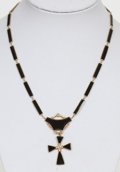 COLLIER EN OR JAUNE CHARLES X

Orné de plaque...