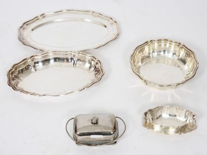 LOT DE PLATS ET BEURRIER EN METAL ARGENT...