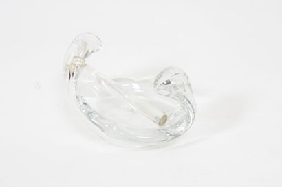 UNE COUPE EN CRISTAL

De forme circulaire...