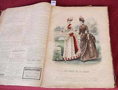 LES MODES ANNEE 1885. Album avec gravures...