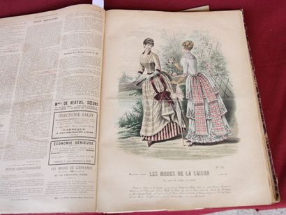 LES MODES ANNEE 1885. Album avec gravures...
