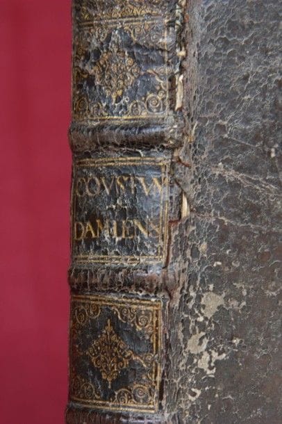 COMMENTAIRE sur la COUTUME d’AMIENS par Jean...