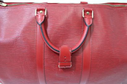 LOUIS VUITTON. Sac Keepall 50 en cuir épi...