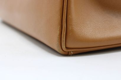 HERMES. Sac Kelly 28 retourné en veau chamonix...