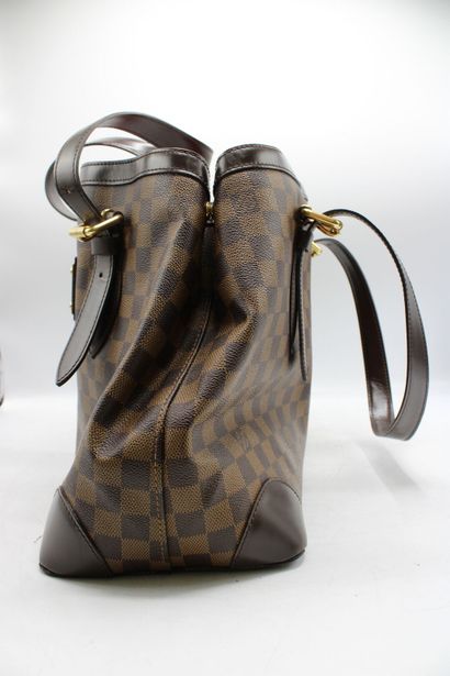 LOUIS VUITTON. Sac cabas en toile damier...