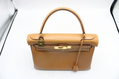 HERMES. Sac Kelly 28 retourné en veau chamonix...
