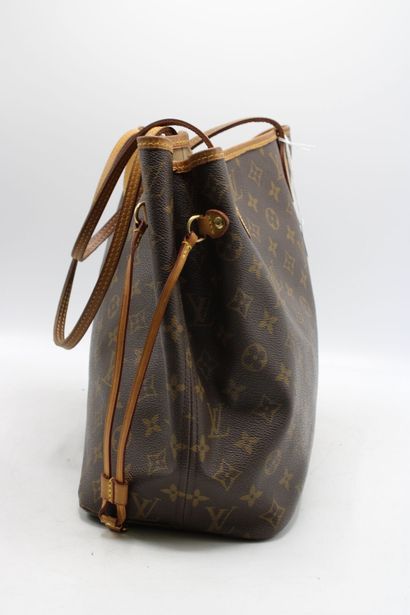 LOUIS VUITTON. Sac Neverfull en toile monogramme...