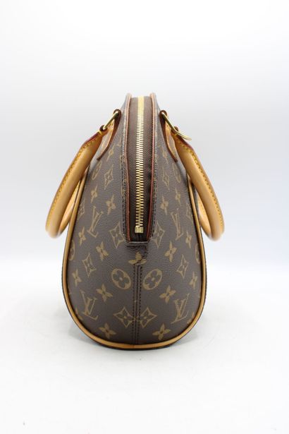 LOUIS VUITTON. Sac à main Ellipse petit modèle...
