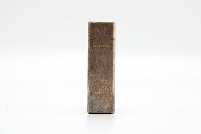 DUPONT. Briquet en métal argenté, signé et...