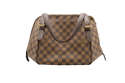 LOUIS VUITTON. Sac à main en toile damier...