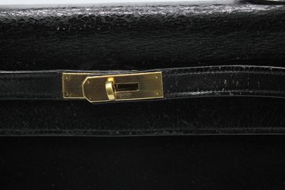 HERMES. Sac Kelly 32 sellier en box noir,...