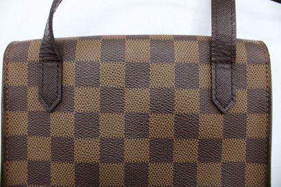 LOUIS VUITTON. Petit sac bandoulière en toile...