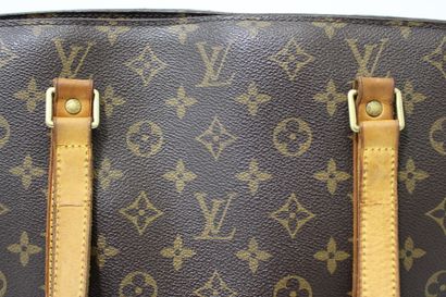 LOUIS VUITTON. Sac Babylone en toile monogramme...