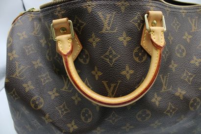 LOUIS VUITTON. Sac Speedy 40 en toile monogramme...