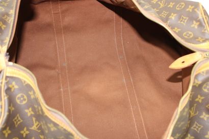LOUIS VUITTON. Sac Keepall 55 en toile monogramme...