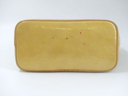 LOUIS VUITTON. Sac cabas en toile monogramme...