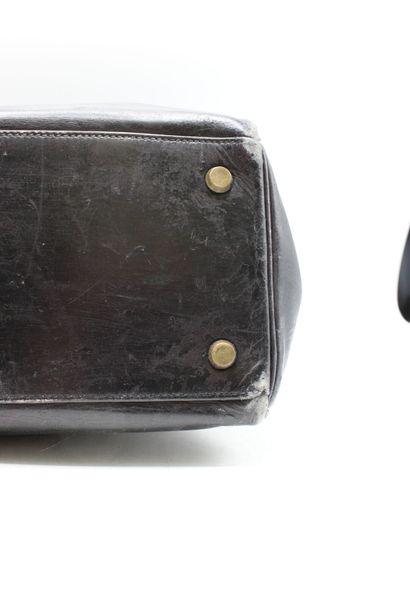 HERMES. Sac Kelly 32 retourné en box originellement...