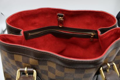 LOUIS VUITTON. Sac cabas en toile damier...