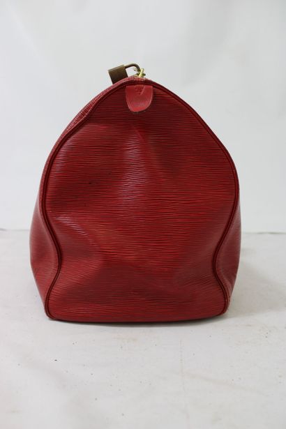 LOUIS VUITTON. Sac Keepall 50 en cuir épi...